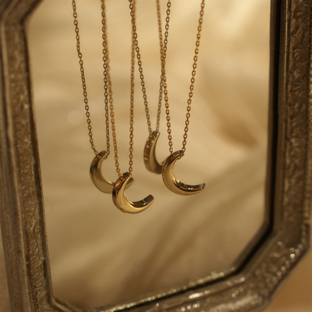 Gold Crescent Moon Necklace, tiny moon necklace, dainty gold moon necklace, crescent moon pendant necklace, gift for her, minimalist jewelry, celestial jewelry, moon phase necklace