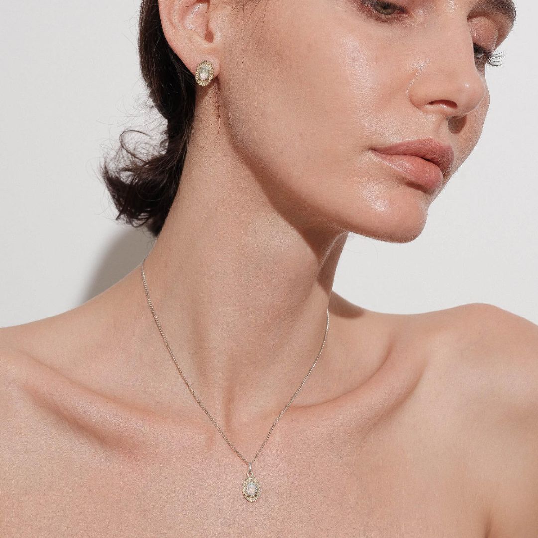 Vintage opal pendant necklace, Rococo-inspired necklace, Oval opal necklace, Rococo jewelry, Timeless opal pendant, Opal and gold necklace, Matching opal jewelry set, Opal gemstone pendant, Elegant opal jewelry.