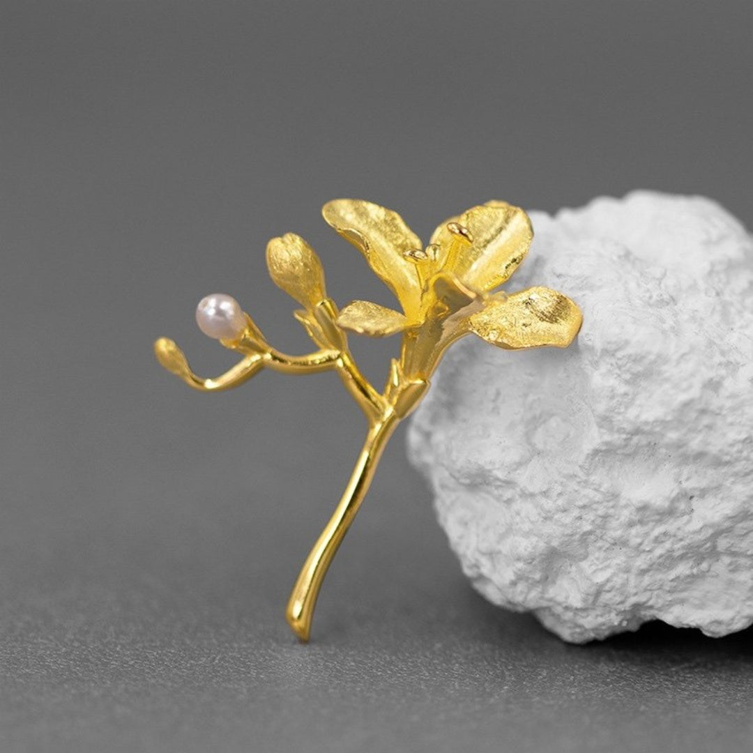 Freesia flower branch brooch in S925 sterling silver with copper clutch back - Detail view.