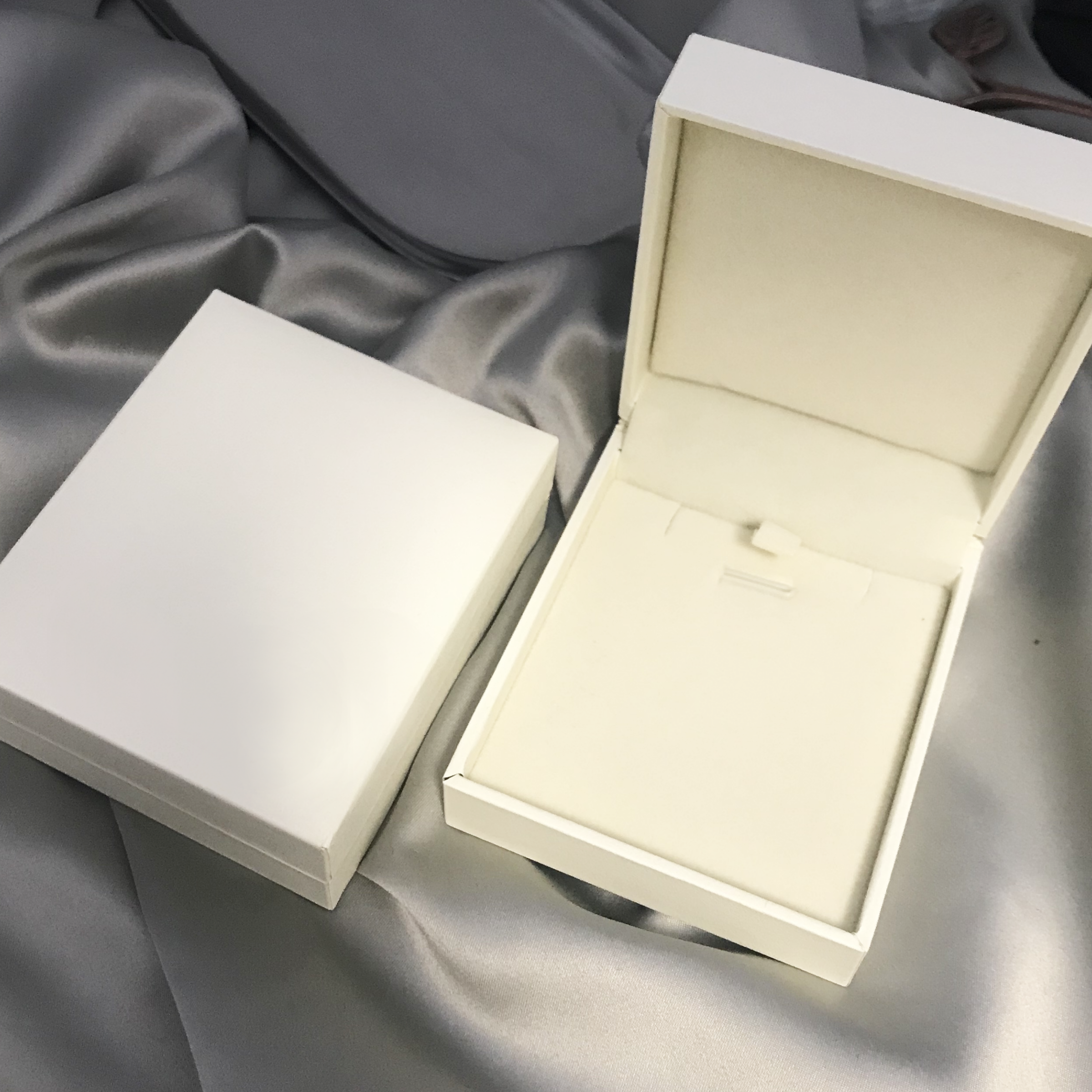 Personalized Wire Name Brooch With Butterfly - Lollimix 