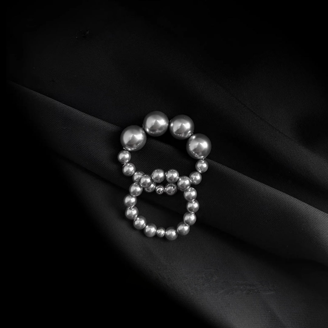 Luxury grey Swarovski pearl elastic ring in S925 sterling silver.